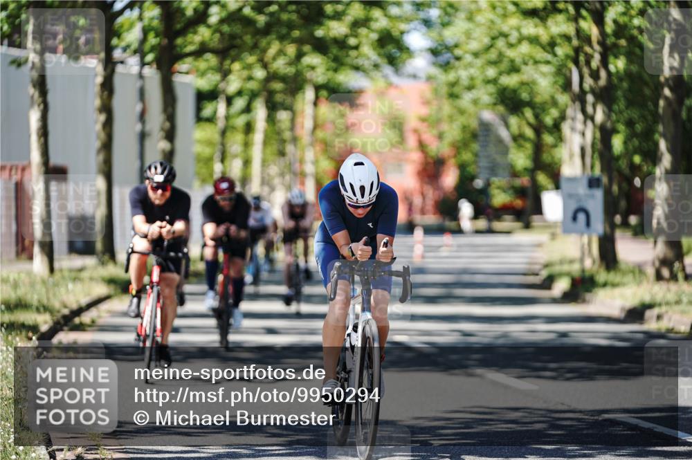 09.08.2026 - GEWOBA Citytriathlon Bremen Michael Burmester http://msf.ph/oto/9950294 09.08.2026 13:06:39 Radfahren 544, 554, 624, 644, 685, 811, 824, 874, 882, 987 meine-sportfotos.de