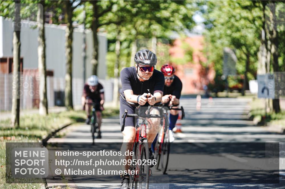 09.08.2026 - GEWOBA Citytriathlon Bremen Michael Burmester http://msf.ph/oto/9950296 09.08.2026 13:06:40 Radfahren 544, 554, 624, 644, 811, 824, 874, 882, 987 meine-sportfotos.de