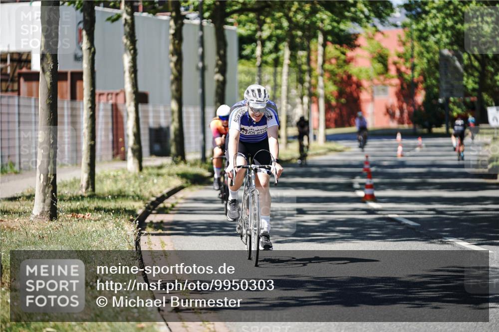 09.08.2026 - GEWOBA Citytriathlon Bremen Michael Burmester http://msf.ph/oto/9950303 09.08.2026 13:06:49 Radfahren 544, 554, 563, 644, 719, 811, 824, 874, 882, 924, 983 meine-sportfotos.de