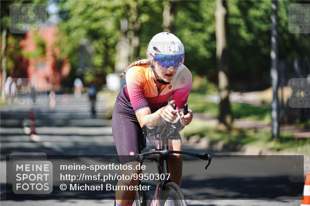 09.08.2026 - GEWOBA Citytriathlon Bremen Michael Burmester http://msf.ph/oto/9950307 09.08.2026 13:06:52 Radfahren 544, 554, 563, 644, 719, 784, 874, 924, 983 meine-sportfotos.de