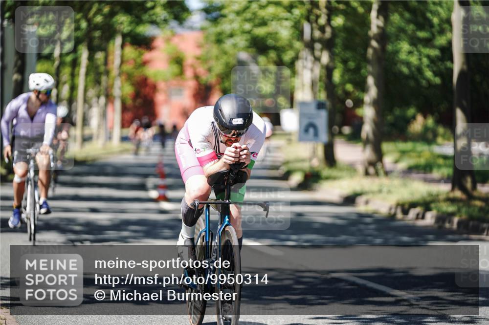 09.08.2026 - GEWOBA Citytriathlon Bremen Michael Burmester http://msf.ph/oto/9950314 09.08.2026 13:07:01 Radfahren 563, 592, 719, 784, 924, 983, 1008 meine-sportfotos.de