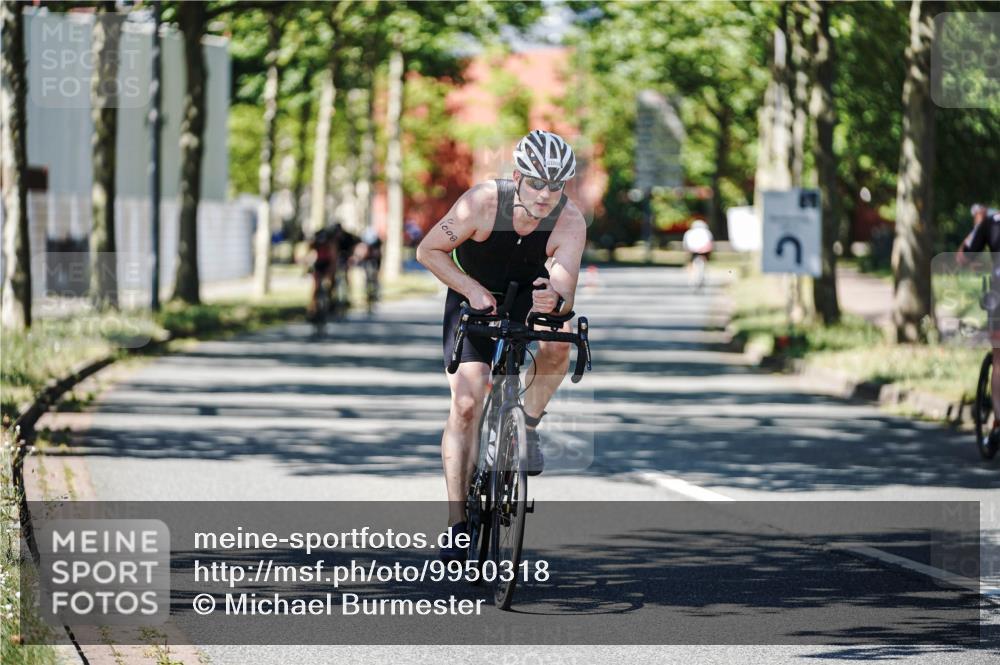 09.08.2026 - GEWOBA Citytriathlon Bremen Michael Burmester http://msf.ph/oto/9950318 09.08.2026 13:07:03 Radfahren 563, 592, 680, 719, 784, 924, 983, 1008, 1155 meine-sportfotos.de