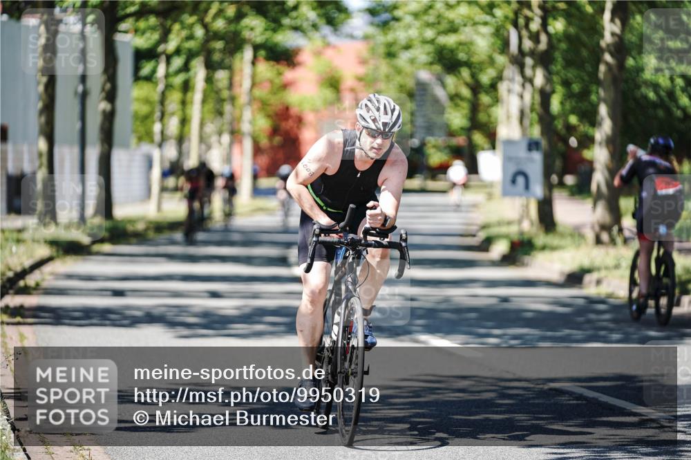 09.08.2026 - GEWOBA Citytriathlon Bremen Michael Burmester http://msf.ph/oto/9950319 09.08.2026 13:07:03 Radfahren 563, 592, 680, 719, 784, 924, 983, 1008, 1155 meine-sportfotos.de