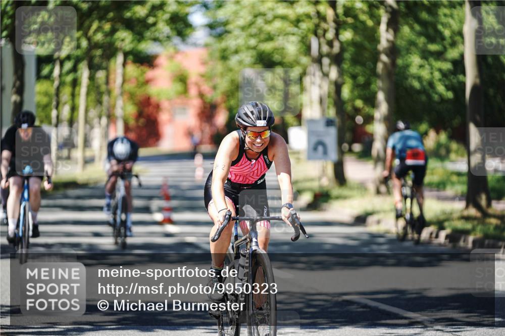 09.08.2026 - GEWOBA Citytriathlon Bremen Michael Burmester http://msf.ph/oto/9950323 09.08.2026 13:07:08 Radfahren 592, 680, 784, 1008, 1155 meine-sportfotos.de