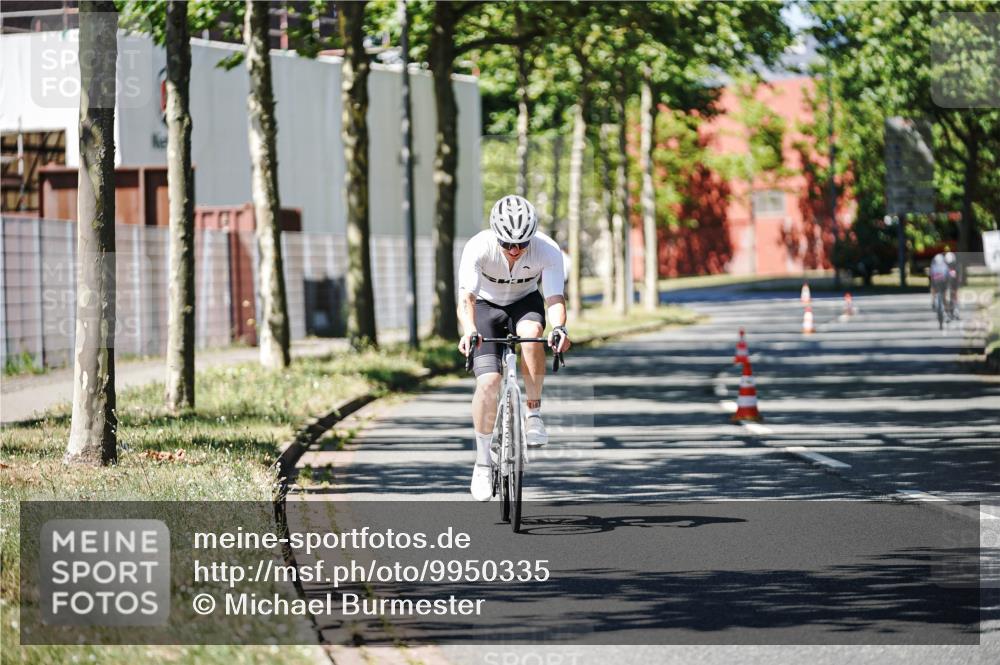 09.08.2026 - GEWOBA Citytriathlon Bremen Michael Burmester http://msf.ph/oto/9950335 09.08.2026 13:07:36 Radfahren 875, 959, 1149, 1158 meine-sportfotos.de