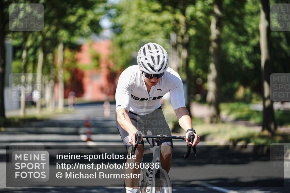 09.08.2026 - GEWOBA Citytriathlon Bremen Michael Burmester http://msf.ph/oto/9950336 09.08.2026 13:07:37 Radfahren 875, 959, 1149, 1158 meine-sportfotos.de