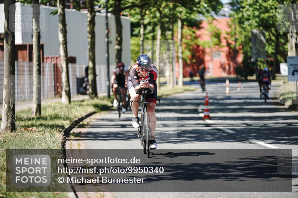 09.08.2026 - GEWOBA Citytriathlon Bremen Michael Burmester http://msf.ph/oto/9950340 09.08.2026 13:07:49 Radfahren 590, 648, 875, 932 meine-sportfotos.de