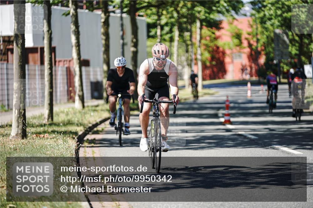 09.08.2026 - GEWOBA Citytriathlon Bremen Michael Burmester http://msf.ph/oto/9950342 09.08.2026 13:07:51 Radfahren 590, 648, 932 meine-sportfotos.de