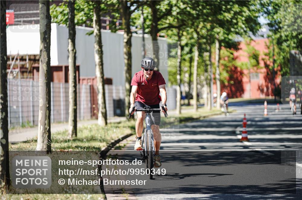 09.08.2026 - GEWOBA Citytriathlon Bremen Michael Burmester http://msf.ph/oto/9950349 09.08.2026 13:08:05 Radfahren 590, 688, 710, 1150 meine-sportfotos.de