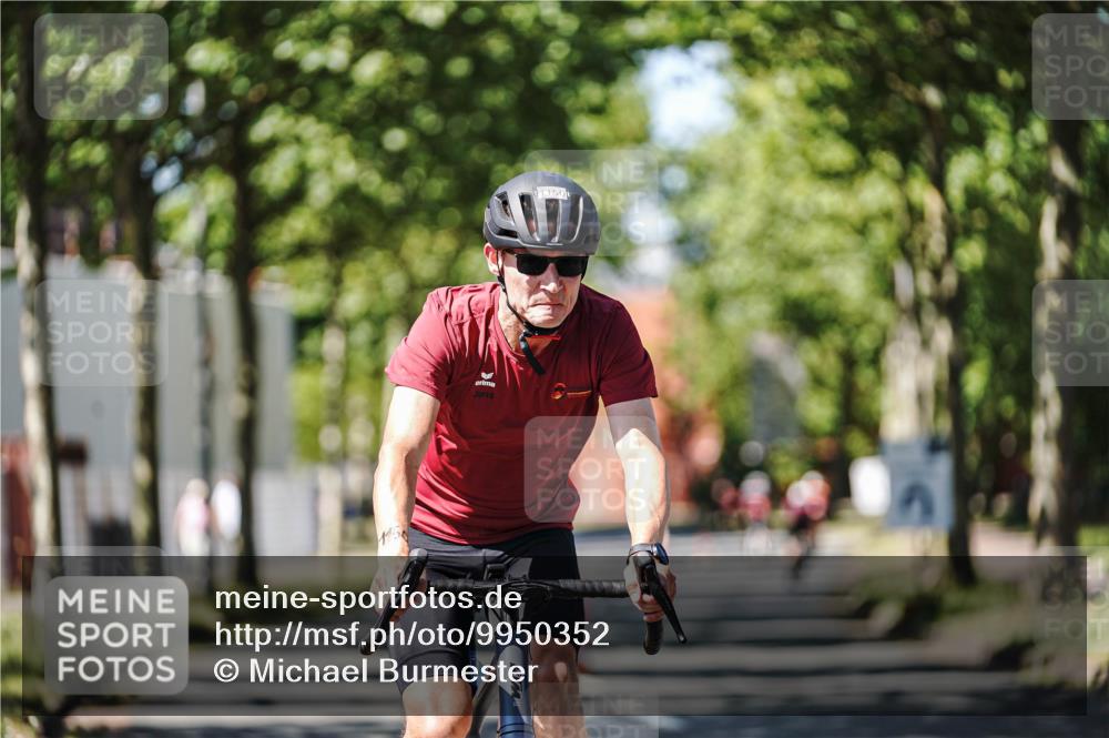 09.08.2026 - GEWOBA Citytriathlon Bremen Michael Burmester http://msf.ph/oto/9950352 09.08.2026 13:08:07 Radfahren 688, 710, 899, 1150 meine-sportfotos.de