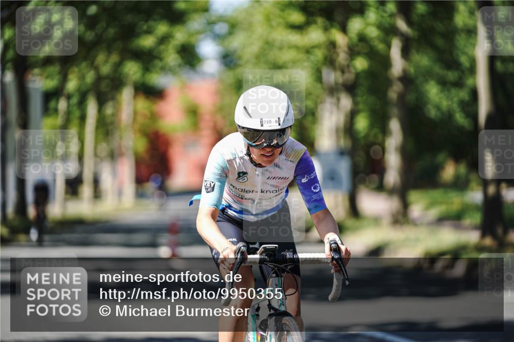 09.08.2026 - GEWOBA Citytriathlon Bremen Michael Burmester http://msf.ph/oto/9950355 09.08.2026 13:08:14 Radfahren 688, 710, 730, 899, 979, 1150 meine-sportfotos.de