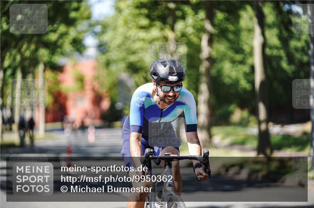 09.08.2026 - GEWOBA Citytriathlon Bremen Michael Burmester http://msf.ph/oto/9950362 09.08.2026 13:08:22 Radfahren 710, 730, 879, 899, 979, 1137 meine-sportfotos.de