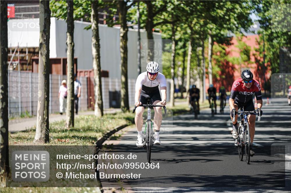 09.08.2026 - GEWOBA Citytriathlon Bremen Michael Burmester http://msf.ph/oto/9950364 09.08.2026 13:08:27 Radfahren 730, 820, 879, 899, 904, 979, 1016, 1137 meine-sportfotos.de