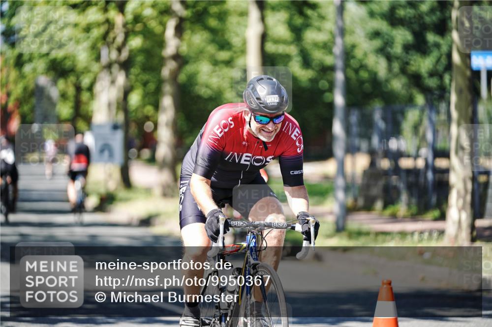 09.08.2026 - GEWOBA Citytriathlon Bremen Michael Burmester http://msf.ph/oto/9950367 09.08.2026 13:08:28 Radfahren 730, 820, 879, 904, 979, 1016, 1137 meine-sportfotos.de