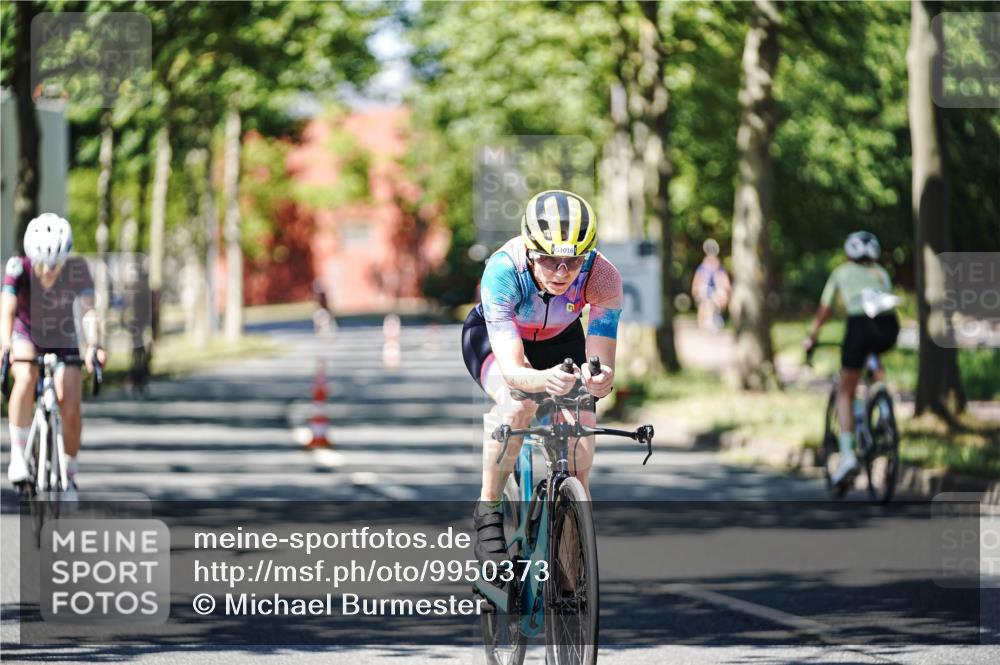 09.08.2026 - GEWOBA Citytriathlon Bremen Michael Burmester http://msf.ph/oto/9950373 09.08.2026 13:08:33 Radfahren 730, 756, 820, 879, 904, 1016, 1137 meine-sportfotos.de