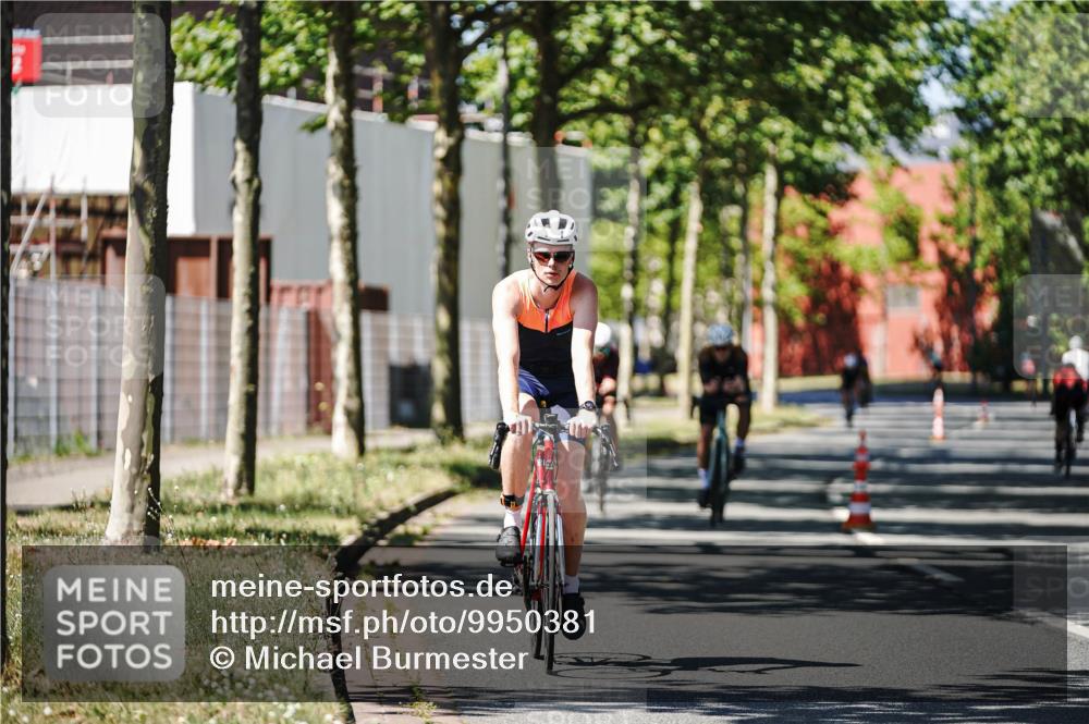 09.08.2026 - GEWOBA Citytriathlon Bremen Michael Burmester http://msf.ph/oto/9950381 09.08.2026 13:08:49 Radfahren 594, 605, 641, 686, 756, 852 meine-sportfotos.de