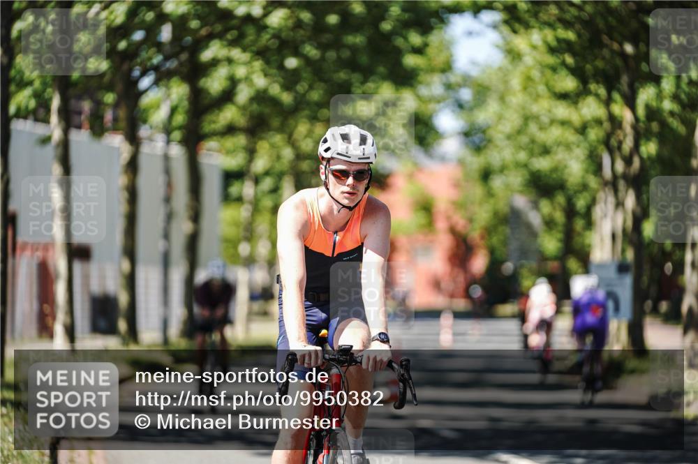 09.08.2026 - GEWOBA Citytriathlon Bremen Michael Burmester http://msf.ph/oto/9950382 09.08.2026 13:08:50 Radfahren 594, 605, 641, 686, 756, 852 meine-sportfotos.de