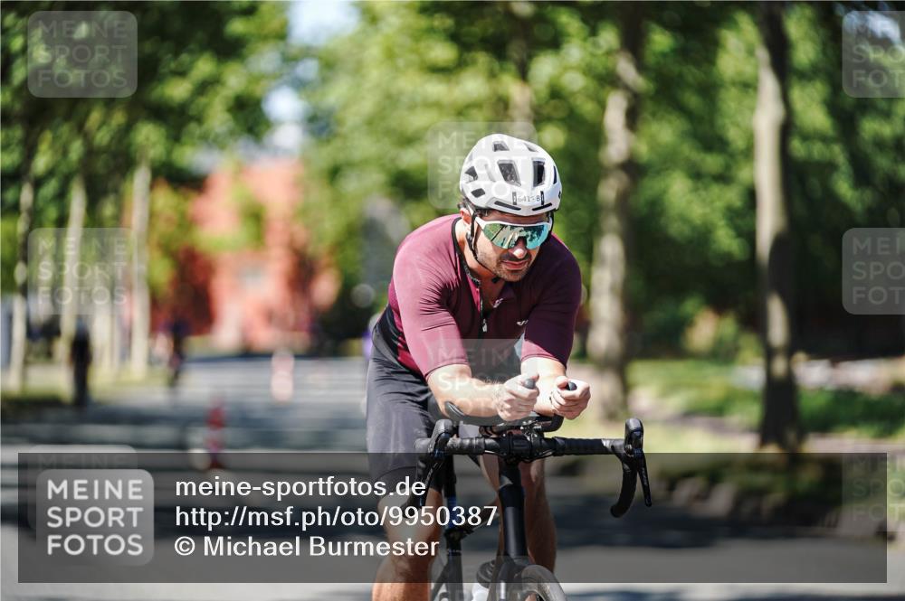 09.08.2026 - GEWOBA Citytriathlon Bremen Michael Burmester http://msf.ph/oto/9950387 09.08.2026 13:08:53 Radfahren 594, 605, 641, 686, 852, 1133 meine-sportfotos.de