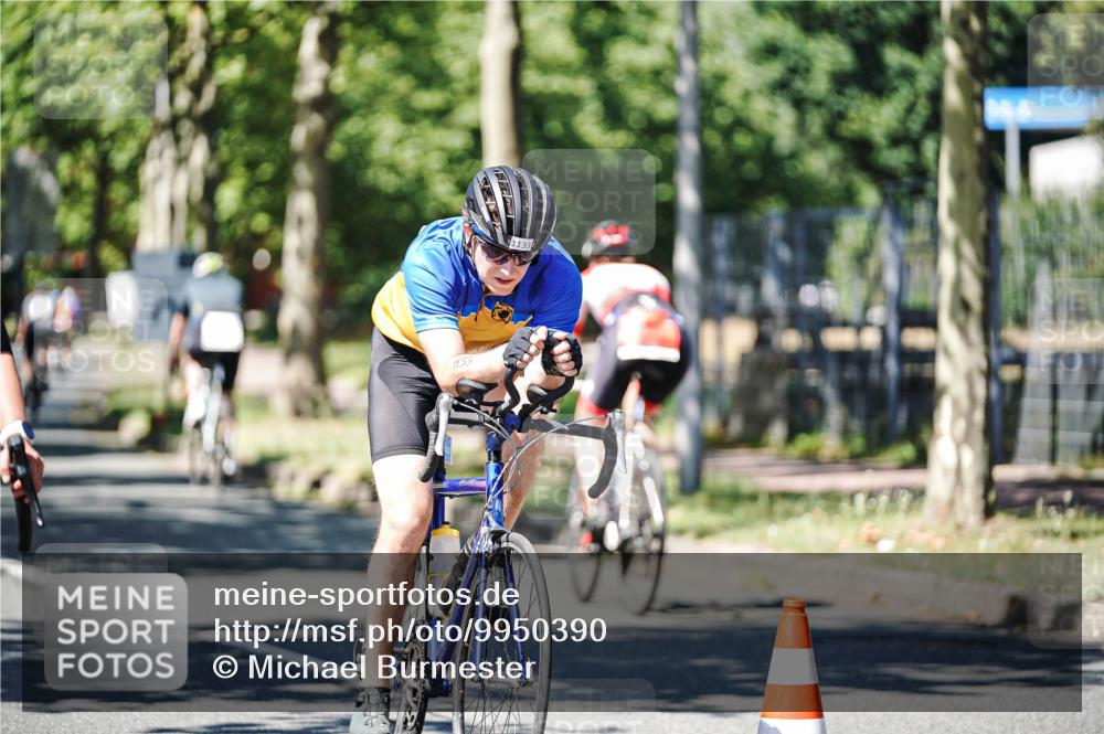 09.08.2026 - GEWOBA Citytriathlon Bremen Michael Burmester http://msf.ph/oto/9950390 09.08.2026 13:09:00 Radfahren 589, 594, 641, 899, 1133 meine-sportfotos.de