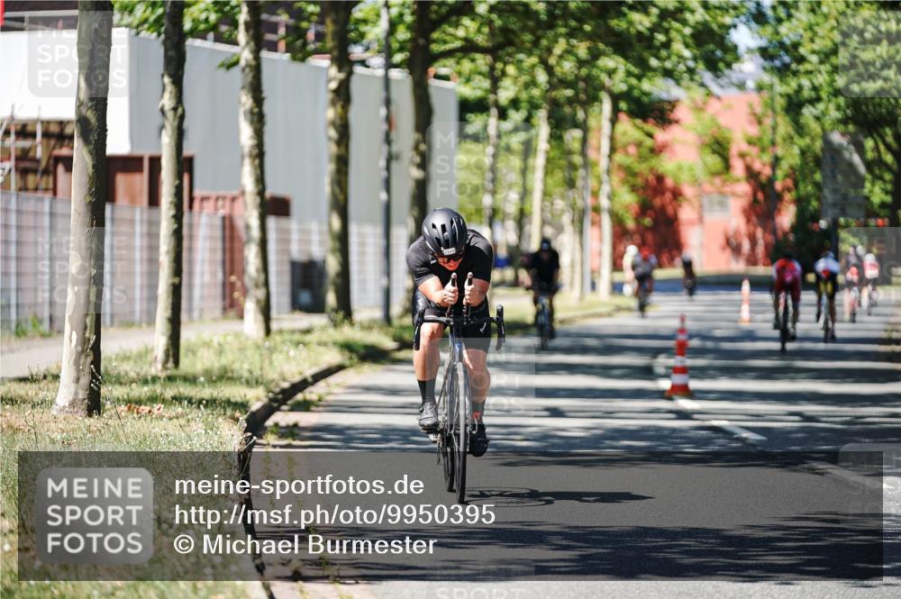 09.08.2026 - GEWOBA Citytriathlon Bremen Michael Burmester http://msf.ph/oto/9950395 09.08.2026 13:09:10 Radfahren 589, 724, 795, 899, 1133, 1143 meine-sportfotos.de