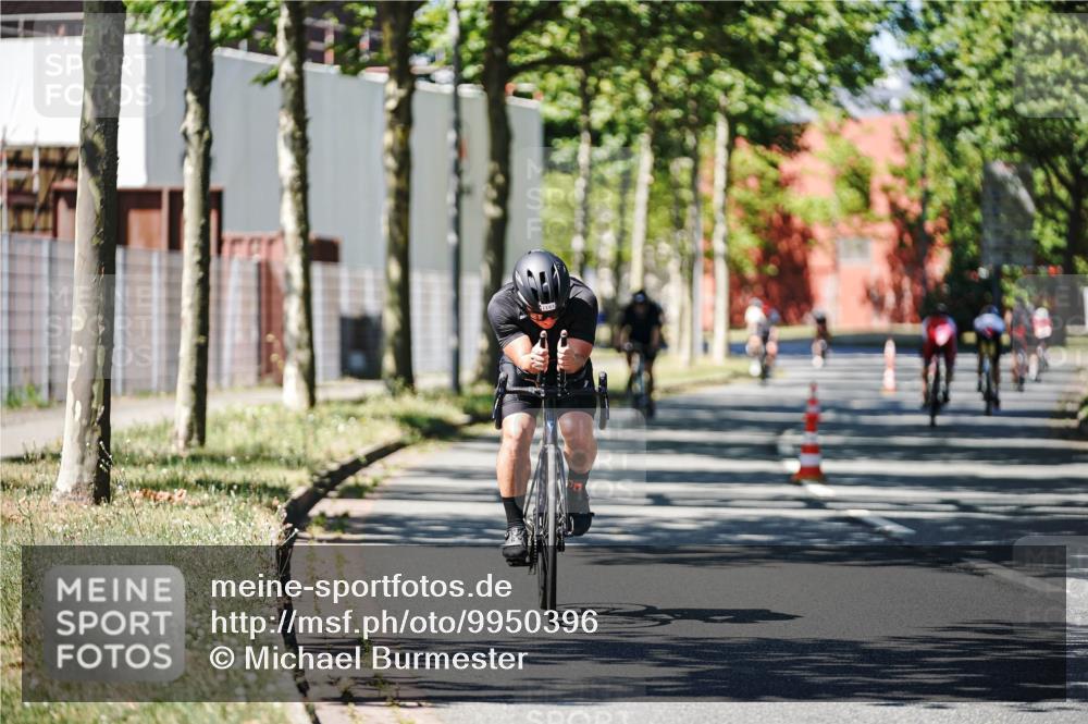 09.08.2026 - GEWOBA Citytriathlon Bremen Michael Burmester http://msf.ph/oto/9950396 09.08.2026 13:09:10 Radfahren 589, 724, 795, 899, 1133, 1143 meine-sportfotos.de