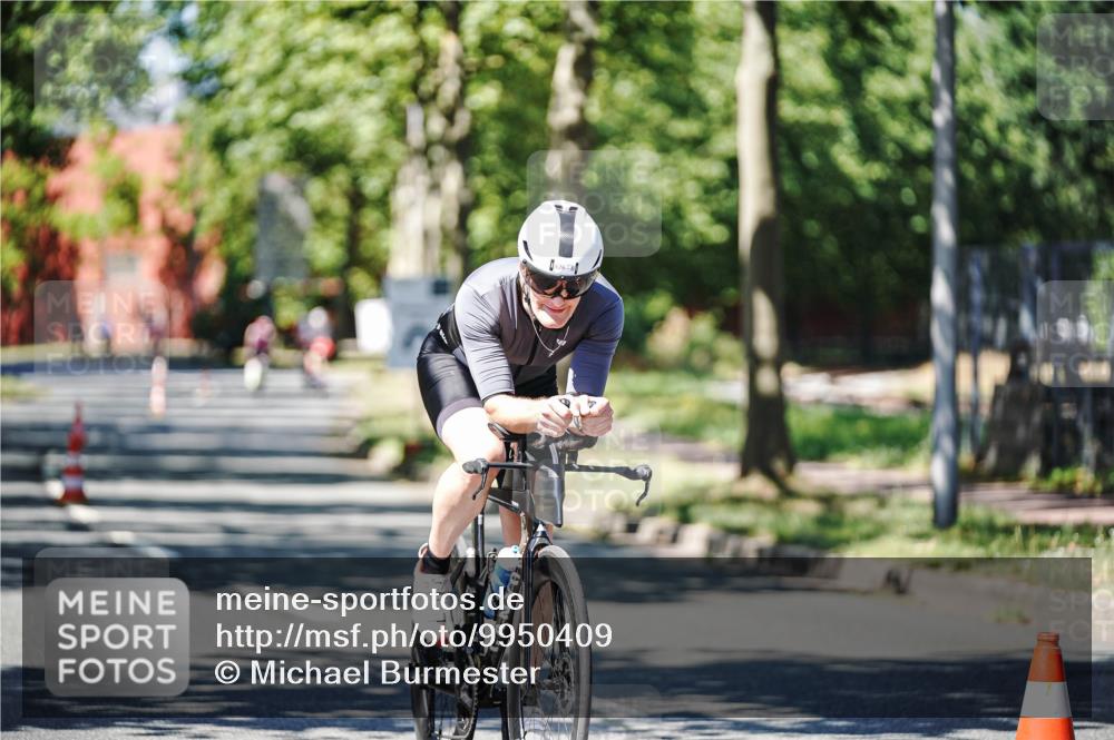 09.08.2026 - GEWOBA Citytriathlon Bremen Michael Burmester http://msf.ph/oto/9950409 09.08.2026 13:09:20 Radfahren 724, 795, 826, 1103, 1114, 1143 meine-sportfotos.de