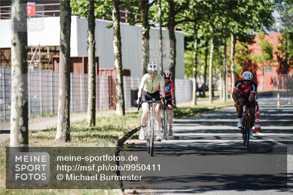 09.08.2026 - GEWOBA Citytriathlon Bremen Michael Burmester http://msf.ph/oto/9950411 09.08.2026 13:09:22 Radfahren 724, 795, 826, 1103, 1114, 1143 meine-sportfotos.de