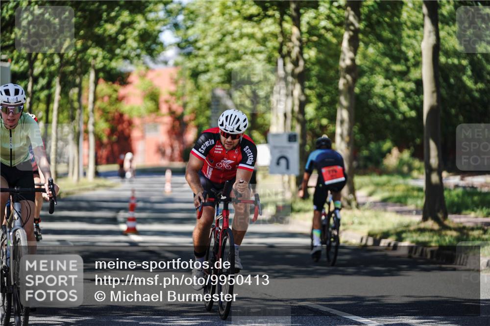 09.08.2026 - GEWOBA Citytriathlon Bremen Michael Burmester http://msf.ph/oto/9950413 09.08.2026 13:09:24 Radfahren 585, 724, 795, 826, 905, 999, 1103, 1114 meine-sportfotos.de