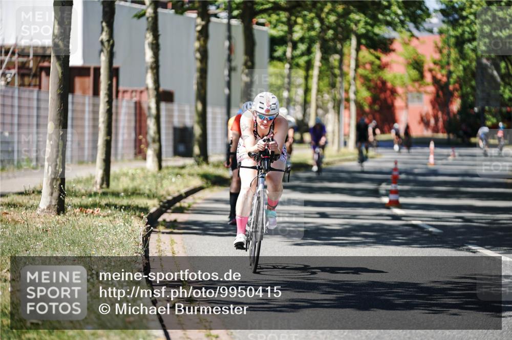 09.08.2026 - GEWOBA Citytriathlon Bremen Michael Burmester http://msf.ph/oto/9950415 09.08.2026 13:09:34 Radfahren 585, 826, 877, 905, 946, 999, 1114, 1129 meine-sportfotos.de
