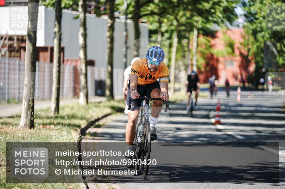 09.08.2026 - GEWOBA Citytriathlon Bremen Michael Burmester http://msf.ph/oto/9950420 09.08.2026 13:09:36 Radfahren 585, 877, 905, 946, 963, 999, 1114, 1129, 1141 meine-sportfotos.de