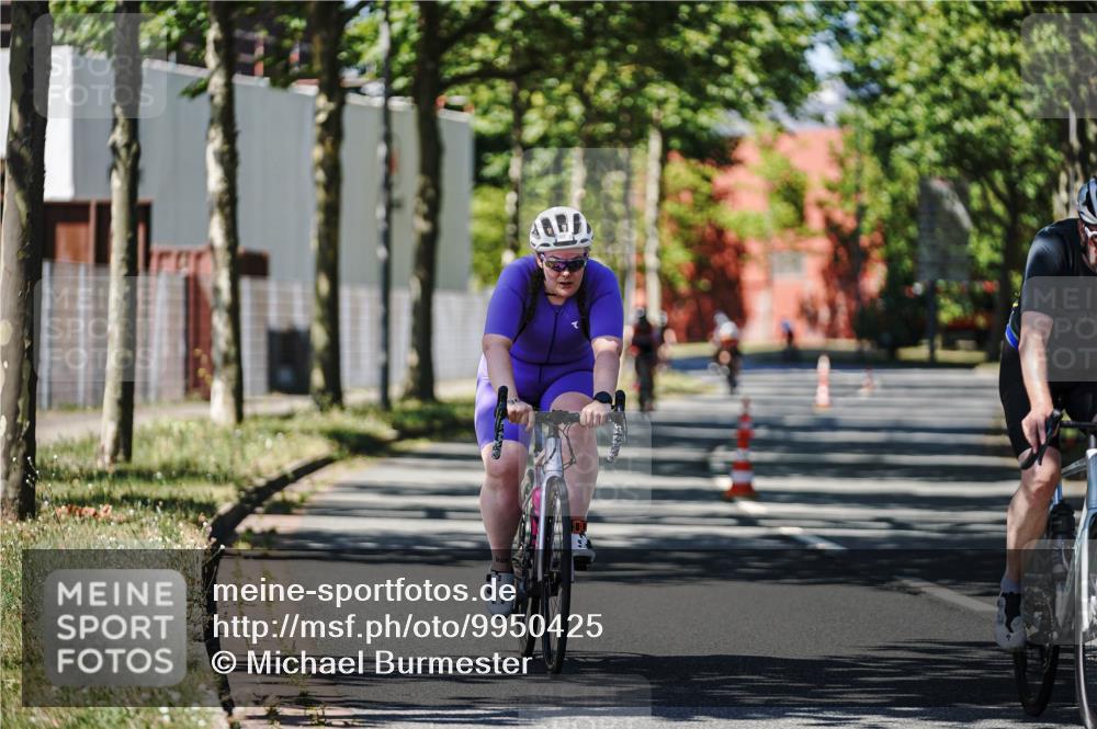 09.08.2026 - GEWOBA Citytriathlon Bremen Michael Burmester http://msf.ph/oto/9950425 09.08.2026 13:09:39 Radfahren 585, 877, 905, 914, 946, 947, 963, 999, 1009, 1129, 1141 meine-sportfotos.de