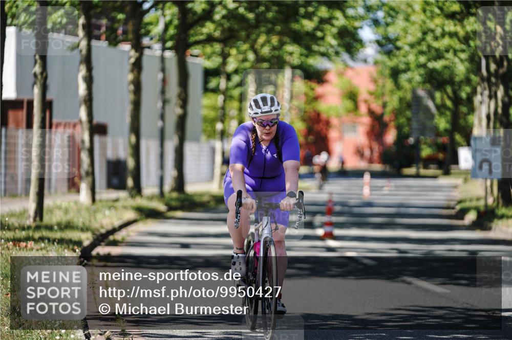 09.08.2026 - GEWOBA Citytriathlon Bremen Michael Burmester http://msf.ph/oto/9950427 09.08.2026 13:09:39 Radfahren 585, 877, 905, 914, 946, 947, 963, 999, 1009, 1129, 1141 meine-sportfotos.de