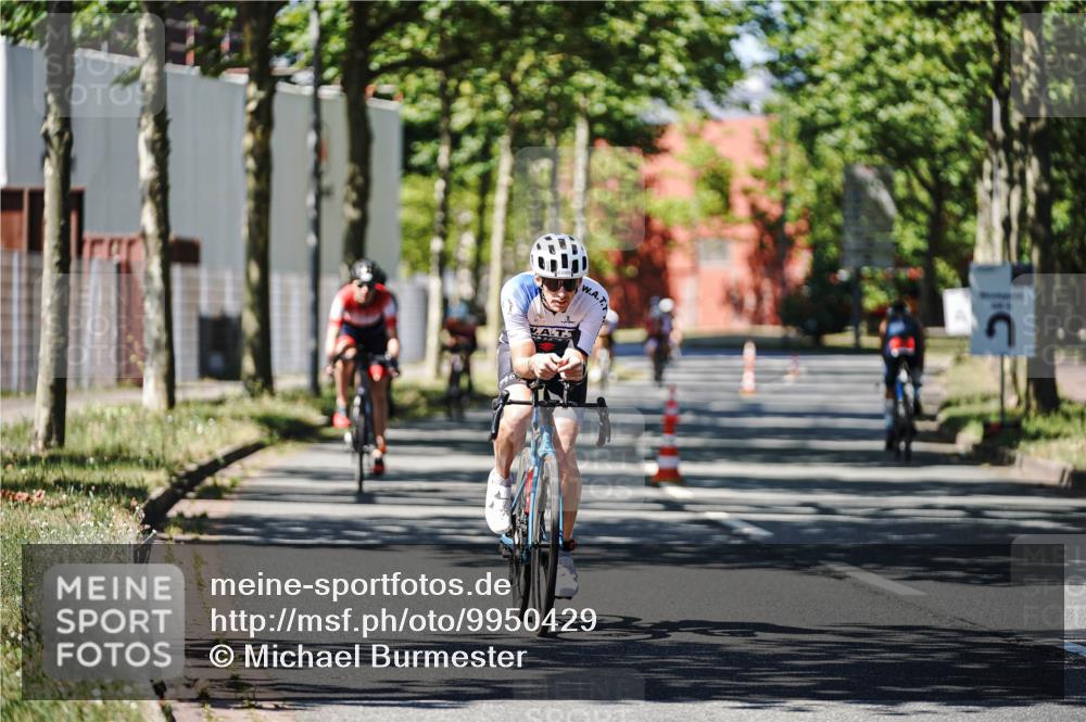 09.08.2026 - GEWOBA Citytriathlon Bremen Michael Burmester http://msf.ph/oto/9950429 09.08.2026 13:09:43 Radfahren 585, 822, 877, 905, 914, 946, 947, 963, 999, 1009, 1013, 1129, 1141 meine-sportfotos.de
