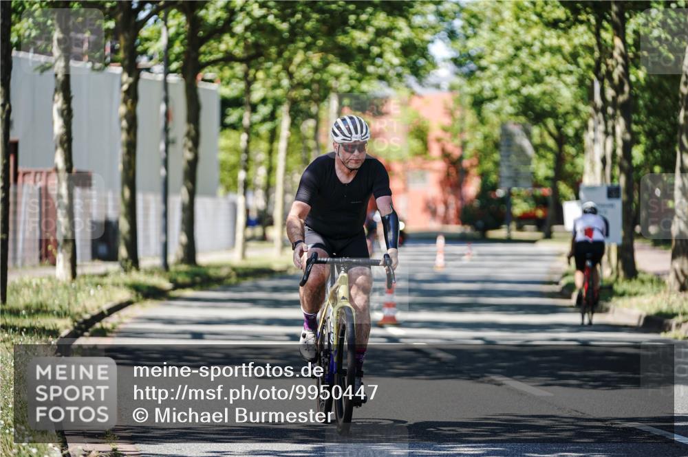 09.08.2026 - GEWOBA Citytriathlon Bremen Michael Burmester http://msf.ph/oto/9950447 09.08.2026 13:09:57 Radfahren 739, 799, 822, 880, 914, 947, 1009, 1013 meine-sportfotos.de