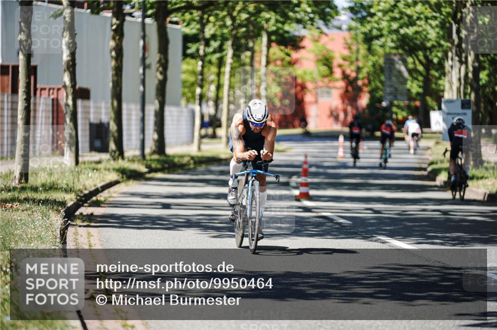 09.08.2026 - GEWOBA Citytriathlon Bremen Michael Burmester http://msf.ph/oto/9950464 09.08.2026 13:10:22 Radfahren 748, 807 meine-sportfotos.de
