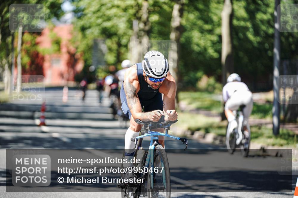 09.08.2026 - GEWOBA Citytriathlon Bremen Michael Burmester http://msf.ph/oto/9950467 09.08.2026 13:10:23 Radfahren 748, 807 meine-sportfotos.de