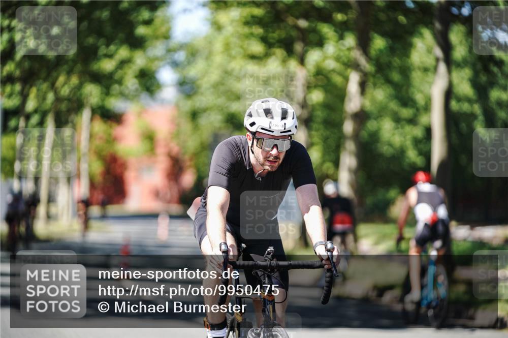 09.08.2026 - GEWOBA Citytriathlon Bremen Michael Burmester http://msf.ph/oto/9950475 09.08.2026 13:10:45 Radfahren 598, 716, 717, 750, 823, 967 meine-sportfotos.de