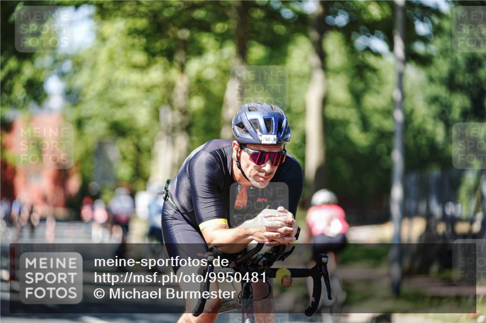 09.08.2026 - GEWOBA Citytriathlon Bremen Michael Burmester http://msf.ph/oto/9950481 09.08.2026 13:10:52 Radfahren 598, 615, 716, 717, 750, 794, 823, 964, 967, 993 meine-sportfotos.de