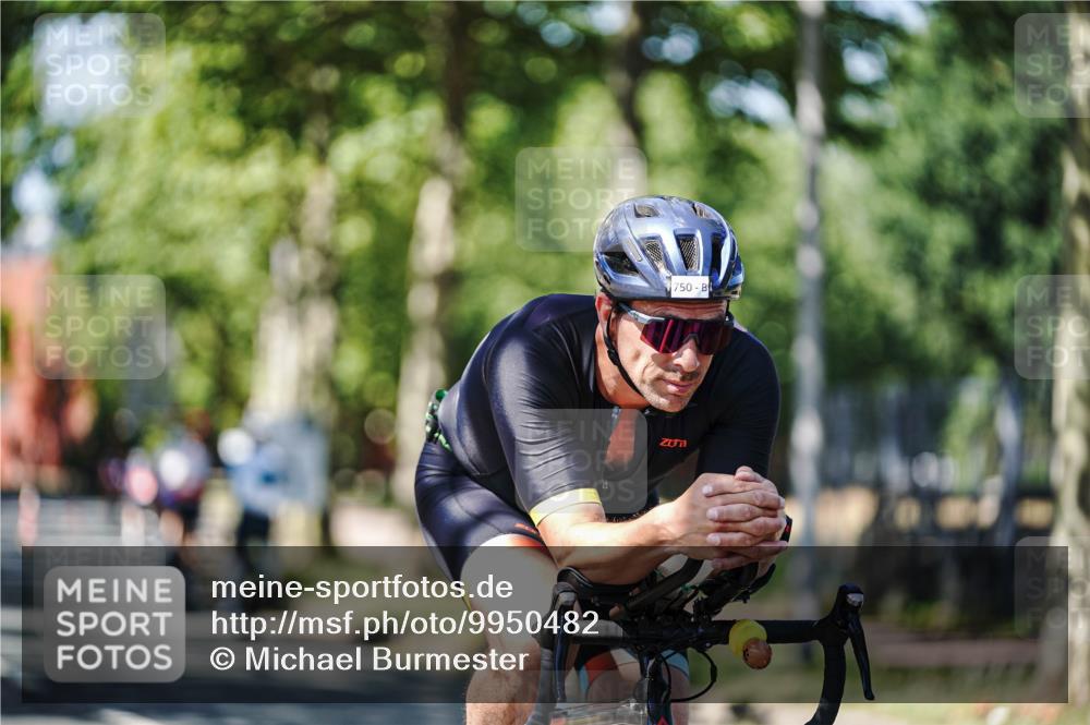 09.08.2026 - GEWOBA Citytriathlon Bremen Michael Burmester http://msf.ph/oto/9950482 09.08.2026 13:10:52 Radfahren 598, 615, 716, 717, 750, 794, 823, 964, 967, 993 meine-sportfotos.de