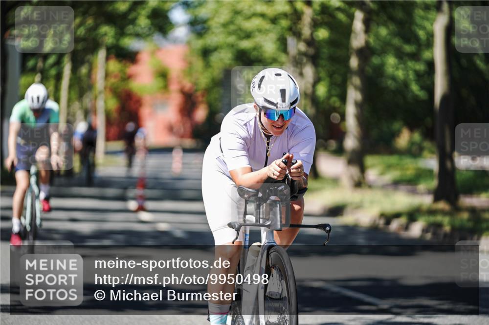 09.08.2026 - GEWOBA Citytriathlon Bremen Michael Burmester http://msf.ph/oto/9950498 09.08.2026 13:11:12 Radfahren 555, 566, 596, 600, 615, 639, 679, 728, 749, 788, 792, 814, 884, 964 meine-sportfotos.de