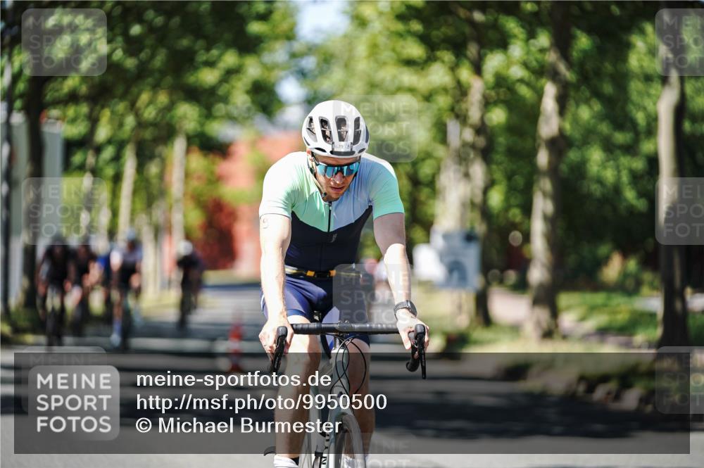 09.08.2026 - GEWOBA Citytriathlon Bremen Michael Burmester http://msf.ph/oto/9950500 09.08.2026 13:11:13 Radfahren 555, 566, 596, 600, 639, 679, 728, 749, 788, 792, 814, 884 meine-sportfotos.de
