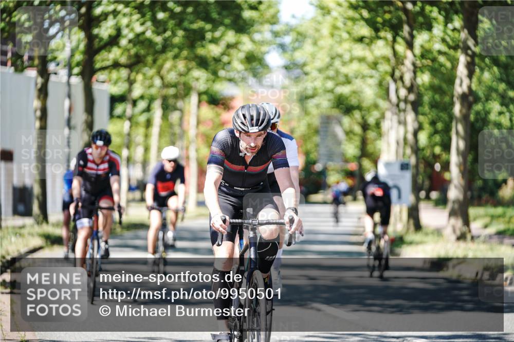 09.08.2026 - GEWOBA Citytriathlon Bremen Michael Burmester http://msf.ph/oto/9950501 09.08.2026 13:11:16 Radfahren 555, 566, 596, 600, 639, 679, 728, 749, 788, 792, 814, 884 meine-sportfotos.de