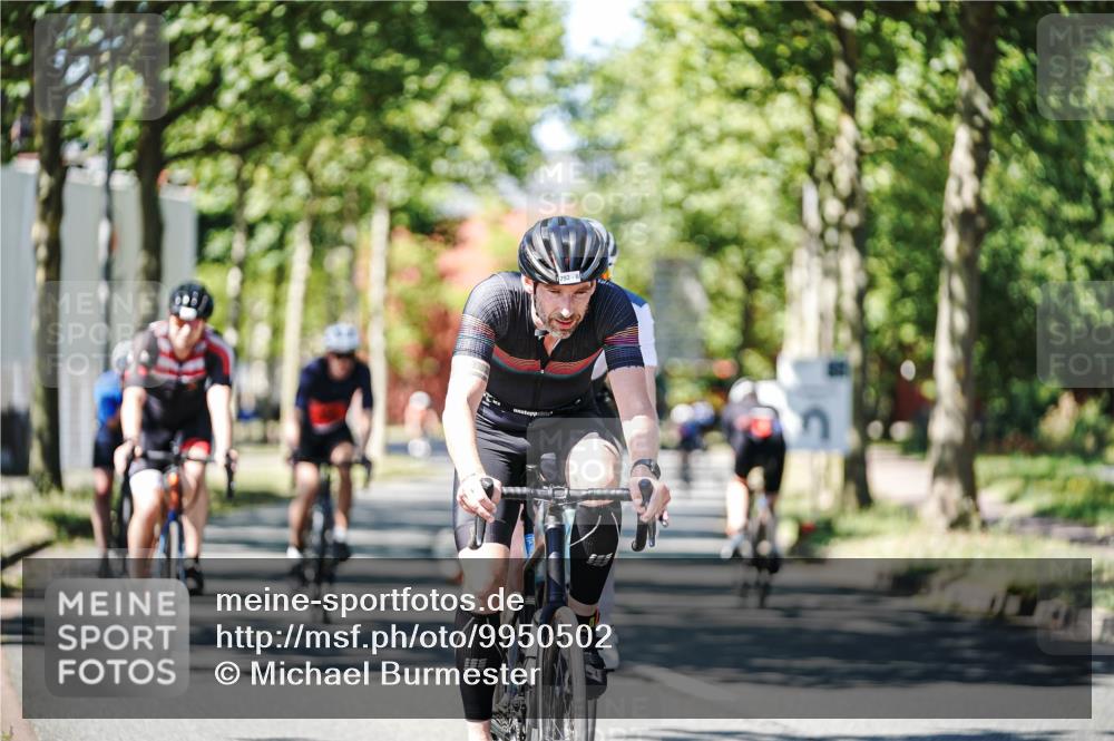 09.08.2026 - GEWOBA Citytriathlon Bremen Michael Burmester http://msf.ph/oto/9950502 09.08.2026 13:11:16 Radfahren 555, 566, 596, 600, 639, 679, 728, 749, 788, 792, 814, 884 meine-sportfotos.de