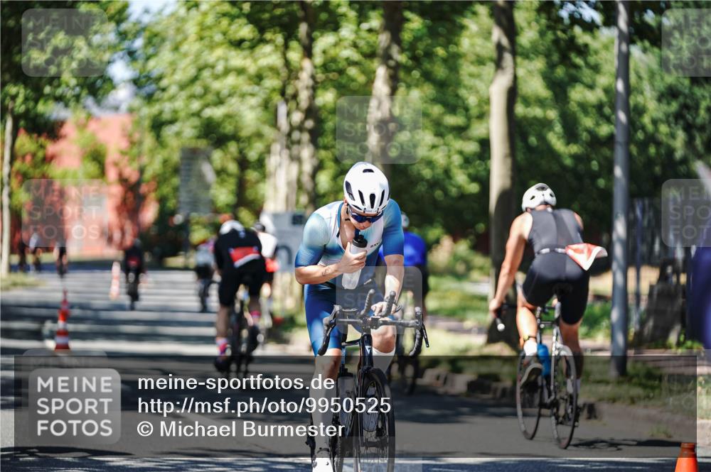09.08.2026 - GEWOBA Citytriathlon Bremen Michael Burmester http://msf.ph/oto/9950525 09.08.2026 13:11:35 Radfahren 582, 606, 611, 655, 790, 869, 901 meine-sportfotos.de