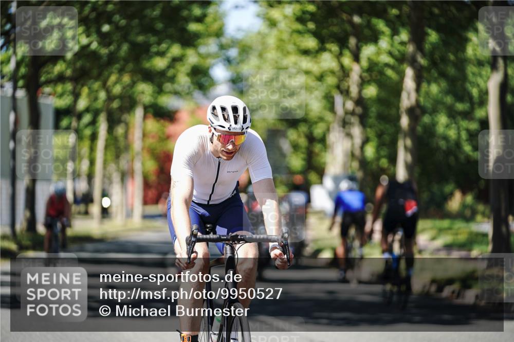 09.08.2026 - GEWOBA Citytriathlon Bremen Michael Burmester http://msf.ph/oto/9950527 09.08.2026 13:11:36 Radfahren 582, 606, 609, 611, 655, 790, 869, 901 meine-sportfotos.de