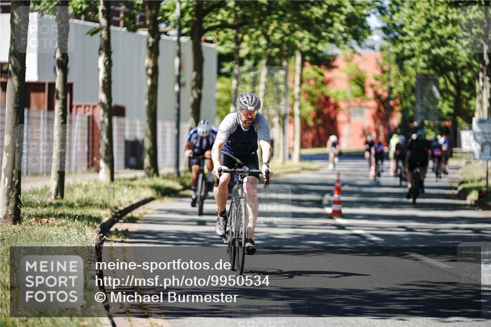 09.08.2026 - GEWOBA Citytriathlon Bremen Michael Burmester http://msf.ph/oto/9950534 09.08.2026 13:11:45 Radfahren 582, 609, 655, 726, 855, 867, 990, 1119 meine-sportfotos.de