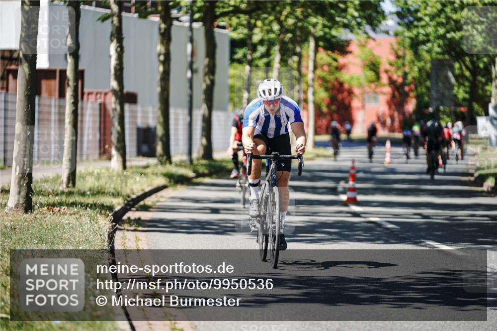 09.08.2026 - GEWOBA Citytriathlon Bremen Michael Burmester http://msf.ph/oto/9950536 09.08.2026 13:11:47 Radfahren 582, 609, 726, 855, 867, 990, 1119 meine-sportfotos.de