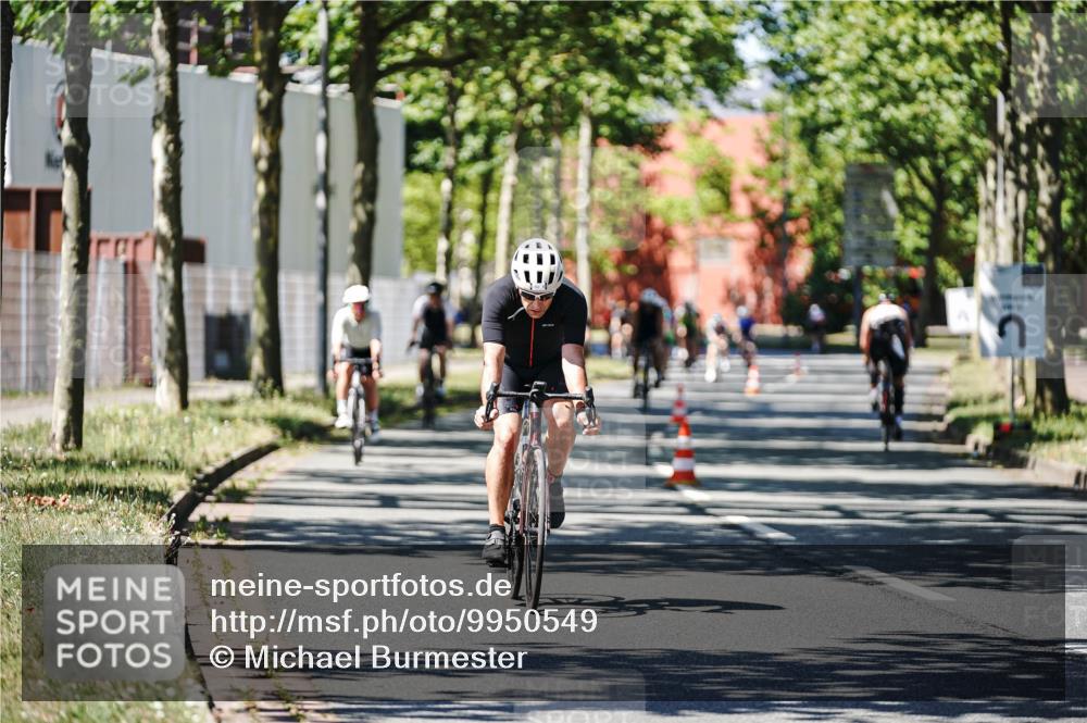 09.08.2026 - GEWOBA Citytriathlon Bremen Michael Burmester http://msf.ph/oto/9950549 09.08.2026 13:12:14 Radfahren 636, 638, 745, 758, 781, 812, 848, 935, 1015 meine-sportfotos.de