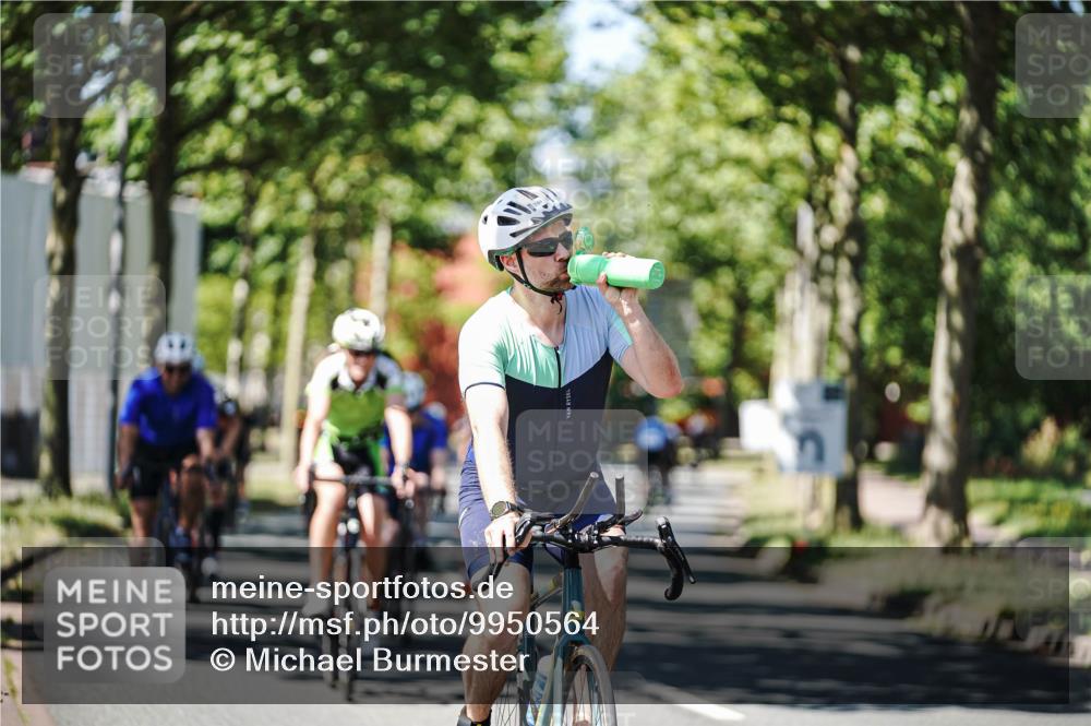 09.08.2026 - GEWOBA Citytriathlon Bremen Michael Burmester http://msf.ph/oto/9950564 09.08.2026 13:12:22 Radfahren 552, 636, 638, 744, 745, 758, 781, 812, 816, 846, 861, 864, 909, 935, 981, 1015, 1019 meine-sportfotos.de