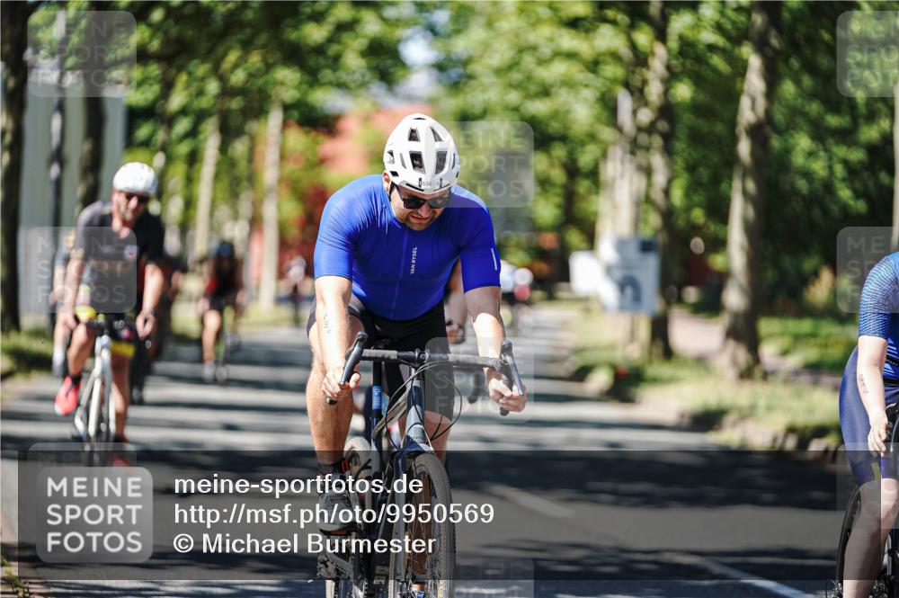 09.08.2026 - GEWOBA Citytriathlon Bremen Michael Burmester http://msf.ph/oto/9950569 09.08.2026 13:12:24 Radfahren 552, 636, 638, 744, 745, 758, 781, 816, 846, 861, 864, 895, 909, 911, 935, 981, 1015, 1019 meine-sportfotos.de